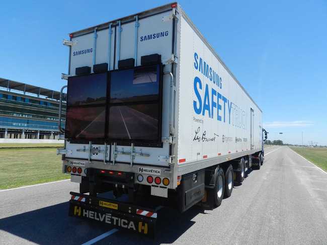 Samsung testet Truck mit Display am Heck